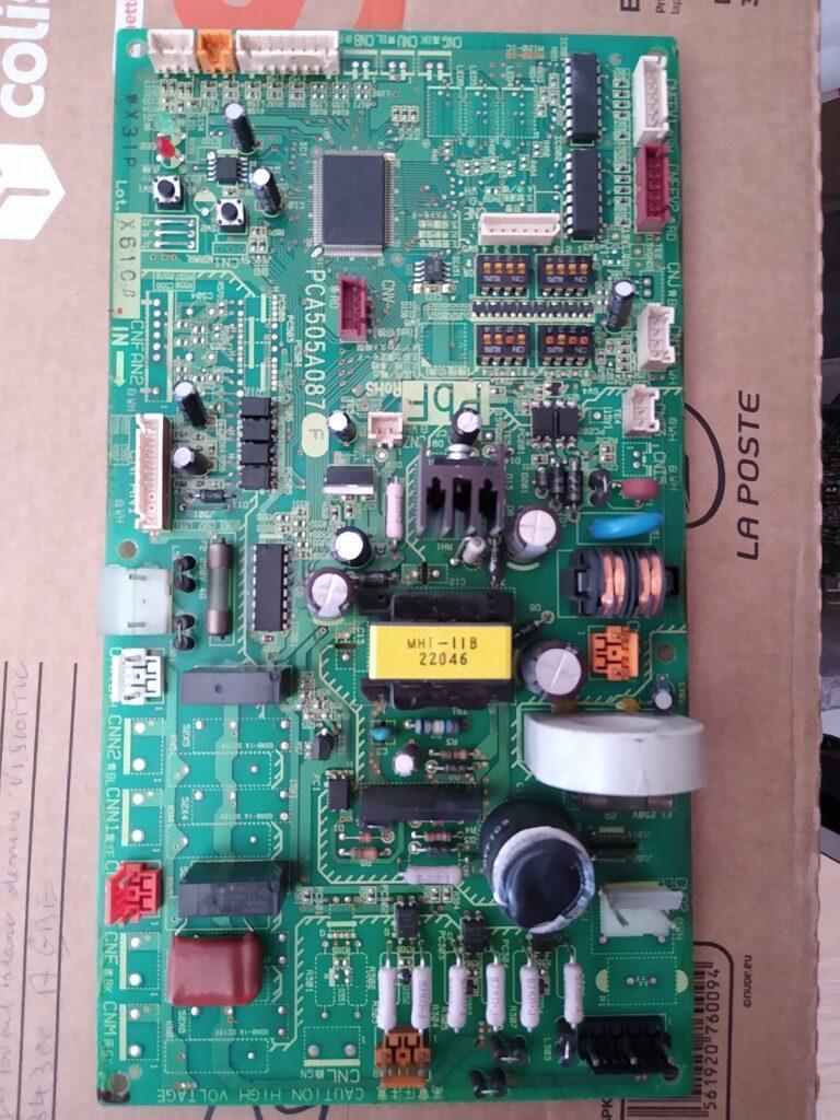 Image de cartes électroniques Mitsubishi FDCVA602HENR, composants électroniques, condensateur électrolytique cassé, diagnostic, réparation, électronique.